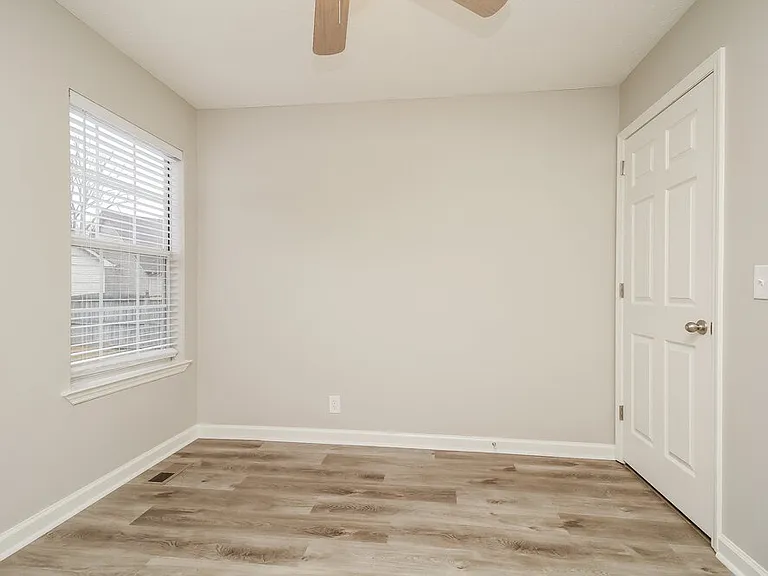3920 Calumet Dr — Photo 9