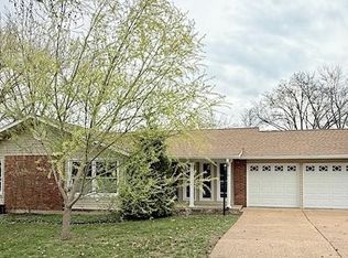 11727 Summerhaven Dr, Saint Louis, MO 63146