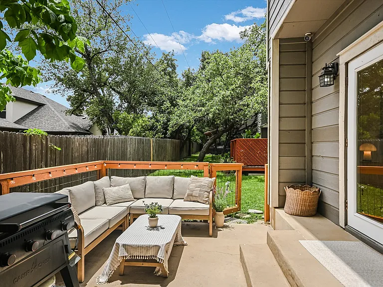 8601 Cima Oak Ln #A — Photo 6