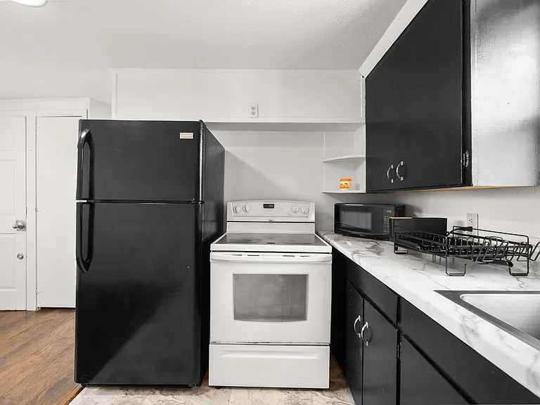 807 S Main Ave #6 — Photo 11