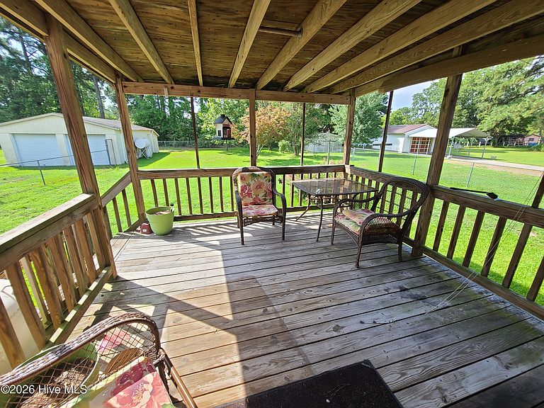 Listing photo 5