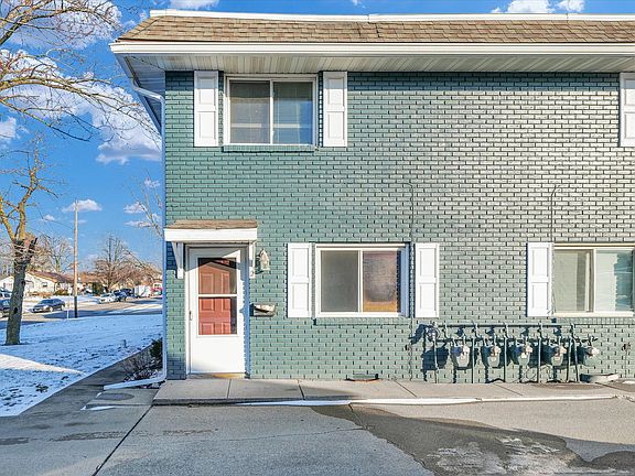 4th image of 327 Riley Dr APT 8