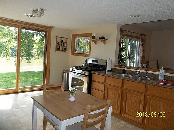 4th image of 104 1st St E