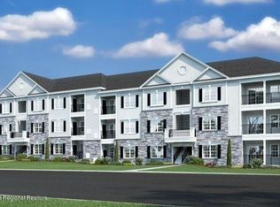 815 Stiller Ln, Monroe Township, NJ 08831