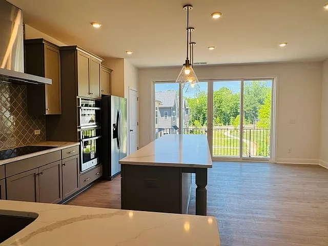 7044 Westrow Ave — Photo 11