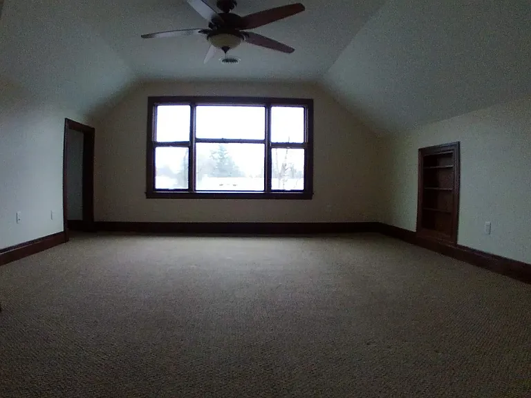 5250 Broadway St #UPPER — Photo 13