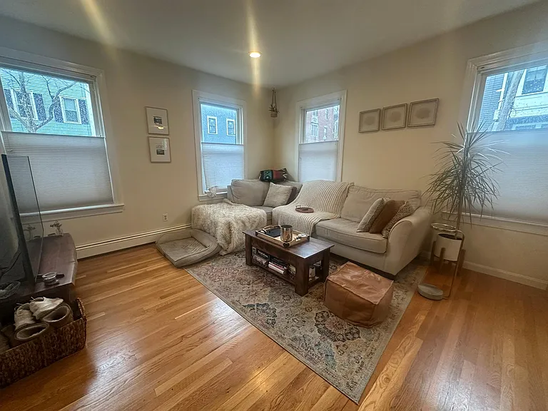 332 Bunker Hill St #1 — Photo 2