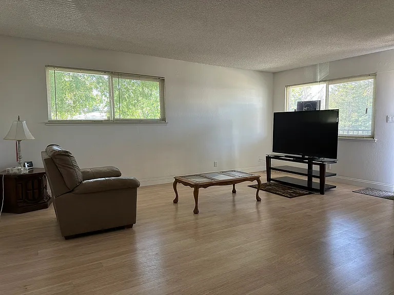 6201 Carlow Dr #4 — Photo 24