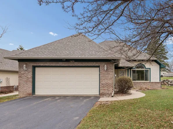 625 E 1st St, Waconia, MN 55387