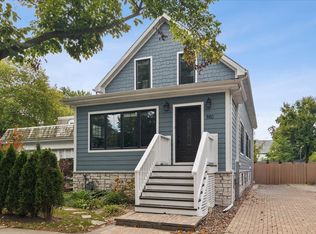 880 Willow Rd, Winnetka, IL 60093