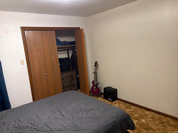 5th image of 504 W Foster St