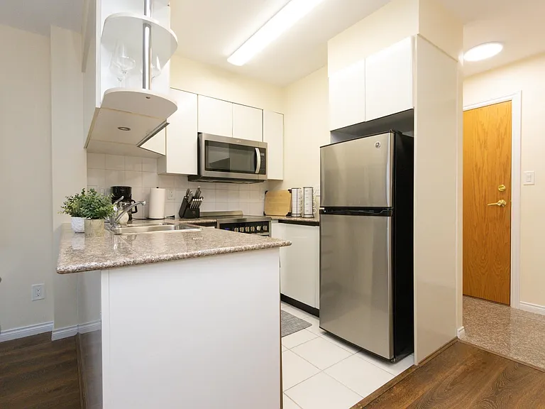 1189 Howe St #1501 — Photo 13