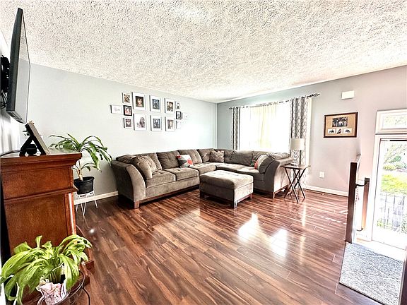 4th image of 107 Jordache Ln