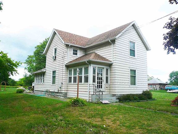 3rd image of 1403 Losey Ave