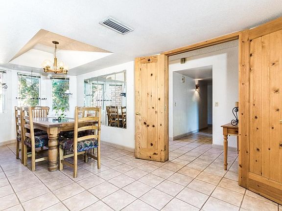 5th image of 4001 W Voltaire Ave