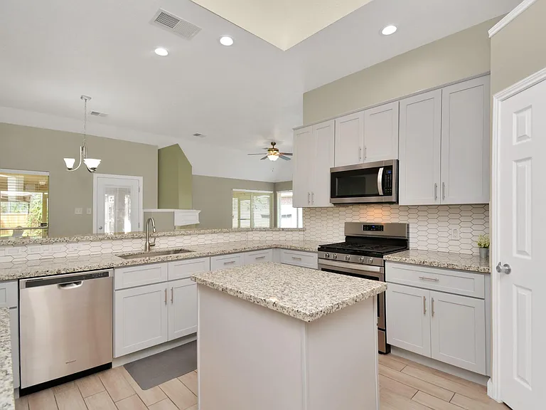 13339 Yaupon Holly Ln — Photo 6