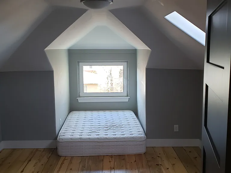 2300 N Vine St — Photo 14