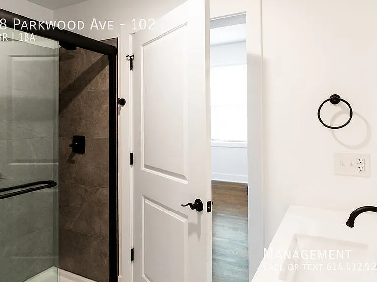 48 Parkwood Ave #102 — Photo 16