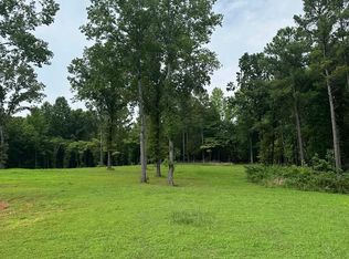 1425 Old Stage Rd, Charlotte, TN 37036