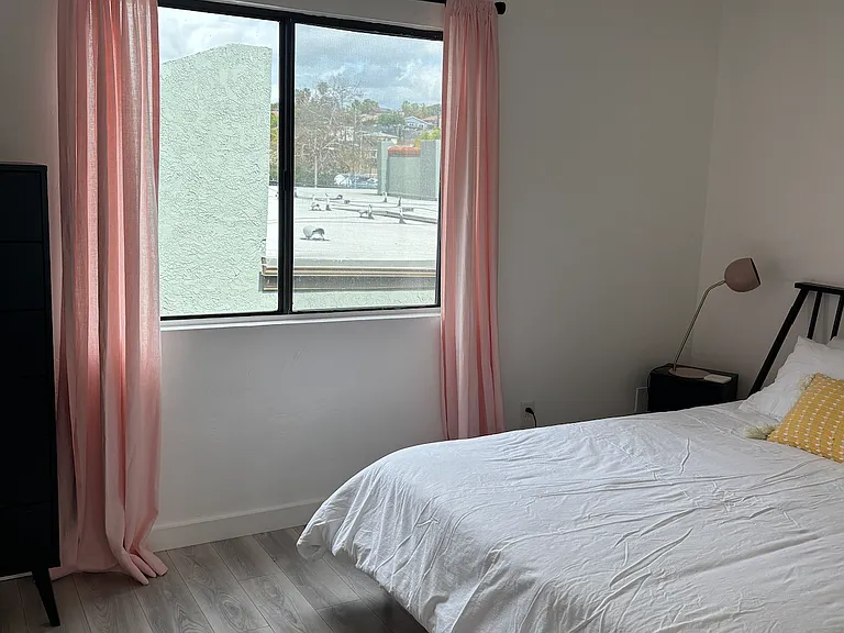 Golden Glen — Photo 29