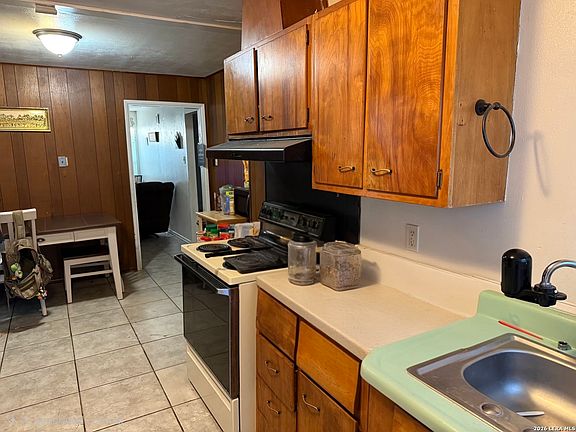 5th image of 418 Rasa Dr