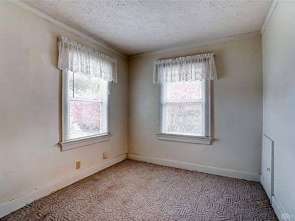 4th image of 2741 Kennedy Ave