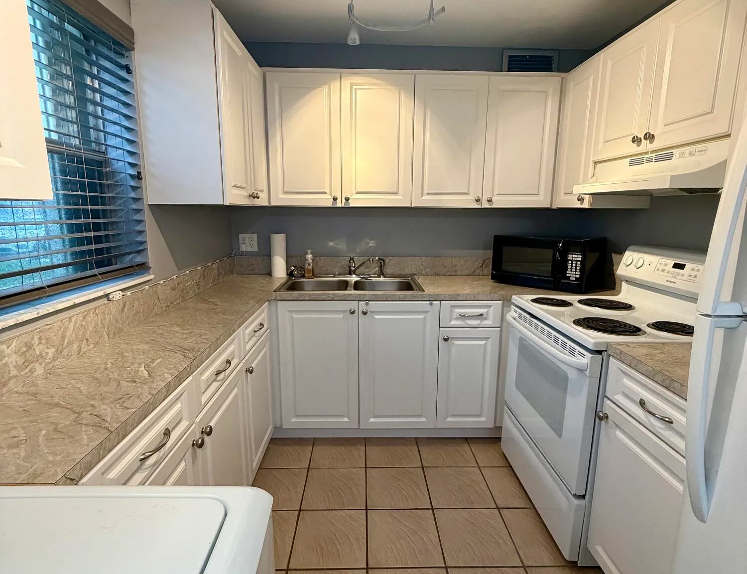 2 bed, 2.0 bath, 880 sqft, $1,500 — Photo 4