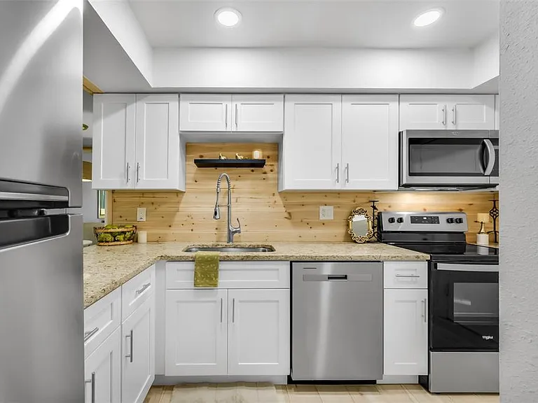 2900 Lichen Ln #B — Photo 6