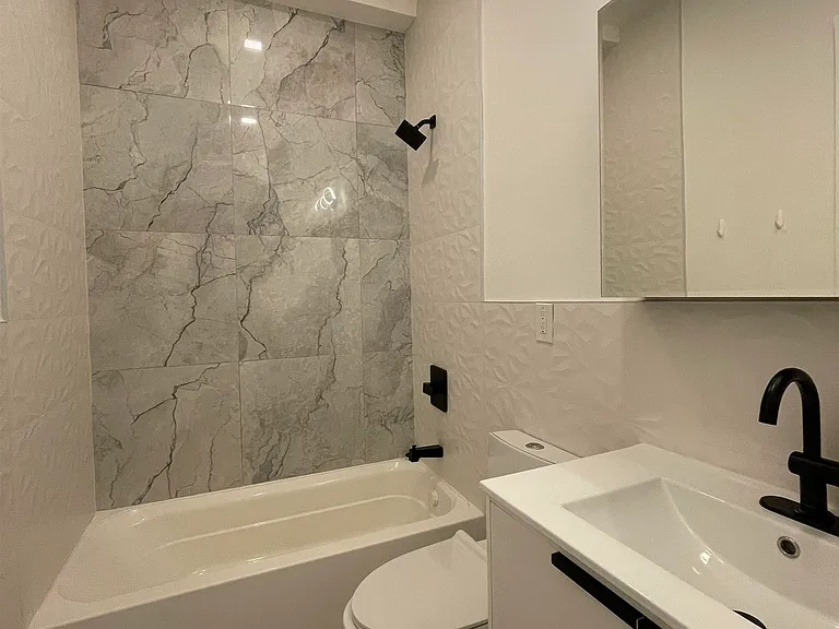 232 Van Horne St #4 — Photo 9
