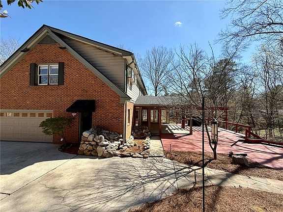 3rd image of 7300 Chattahoochee Bluff Dr