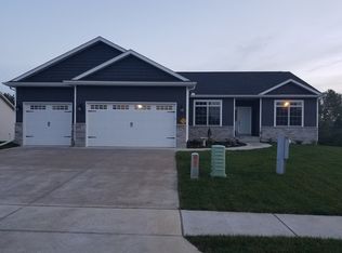247 Prairie Meadow Dr, Blue Grass, IA 52726