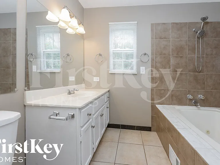 4021 S Osage St — Photo 13