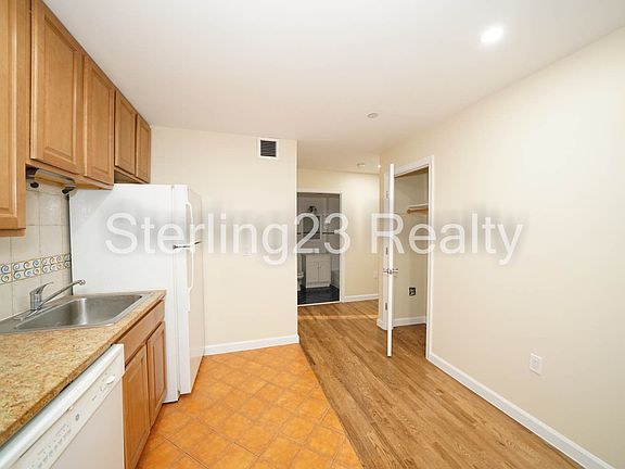 3rd image of 28-21 Astoria Blvd Unit 6D