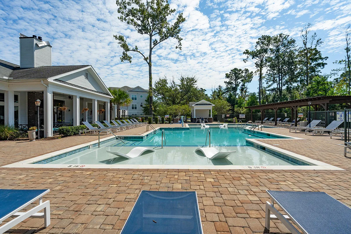 Building Photo - Bluewater at Bolton's Landing