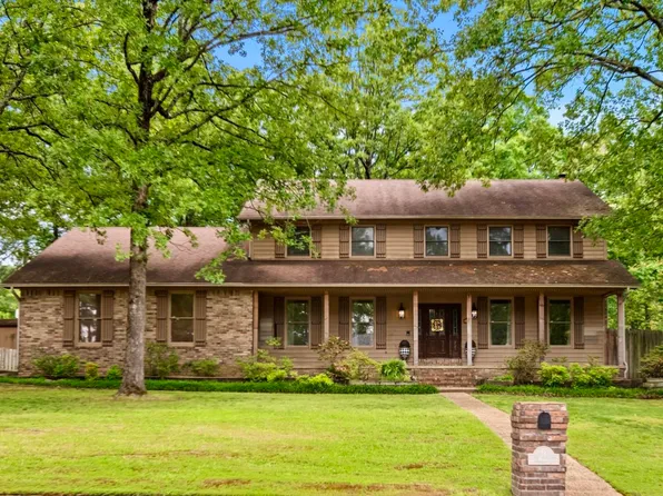 18 Club Manor Dr, Maumelle, AR 72113