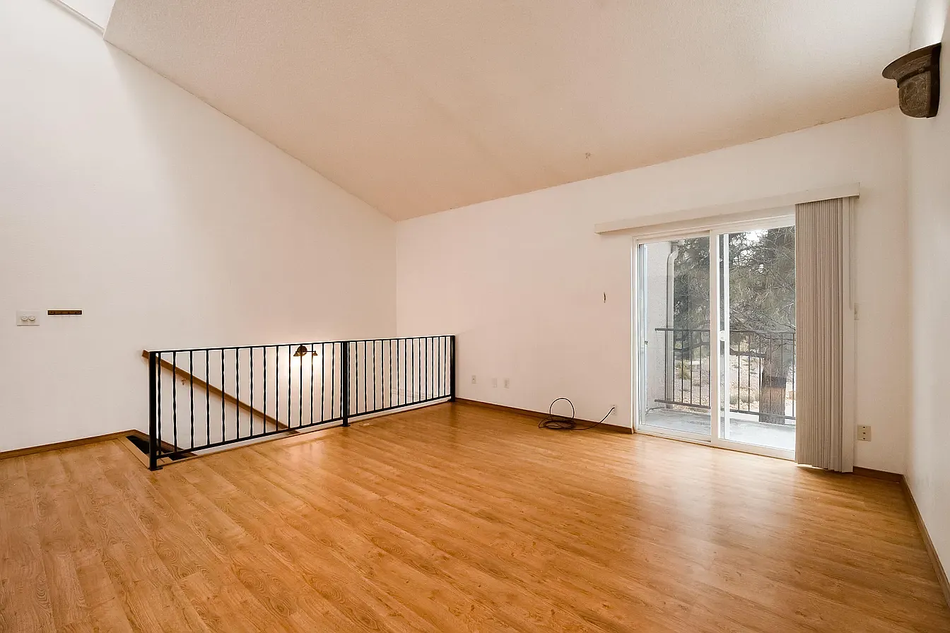 2 bed, 1050 sqft, $1,600 — Photo 2