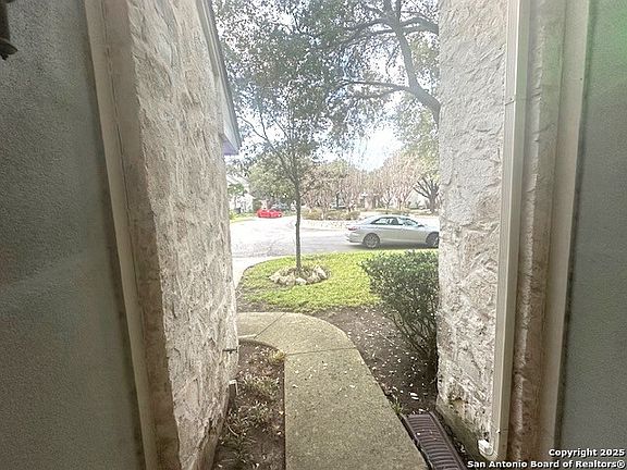 5th image of 13047 TRENT ST