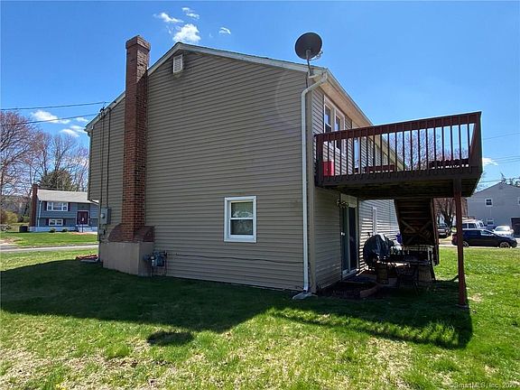 5th image of 820 Brewer St
