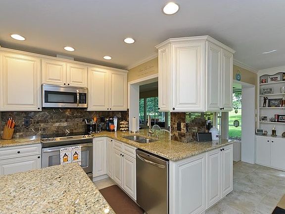 4th image of 3111 Brunswick Cir