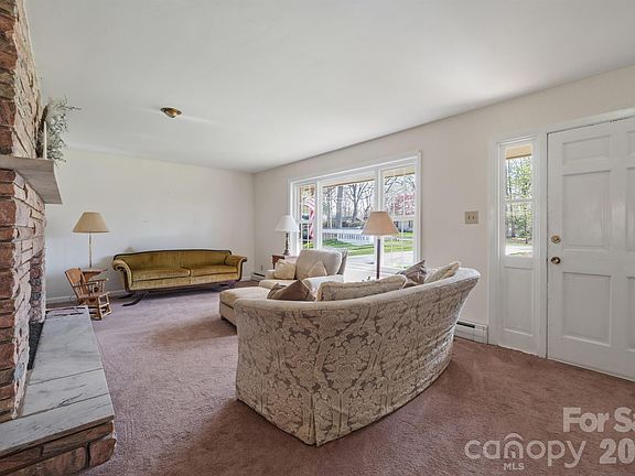 4th image of 513 2nd Avenue Pl NE