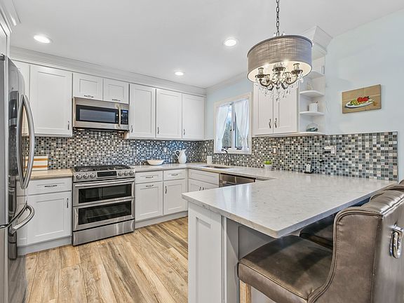 4th image of 7 Cornell Pl