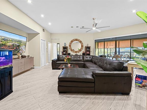 5th image of 7520 La Paz Blvd #306