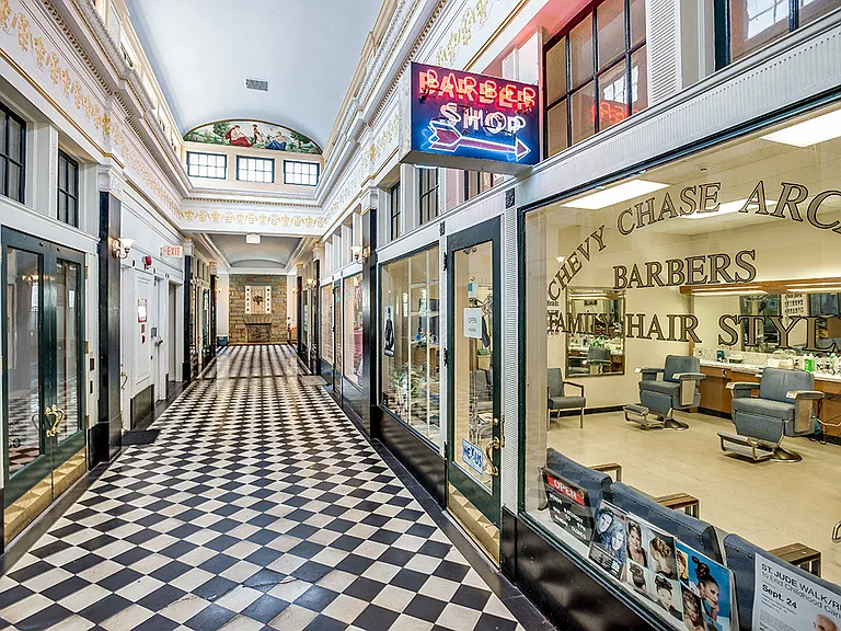 Nearby shopping, dining and entertainment in Chevy Chase