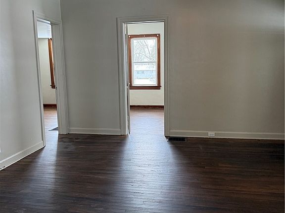 5th image of 3065 Dover Rd