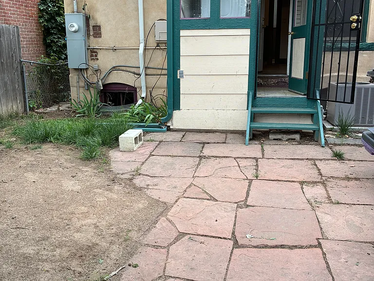 2840 Irving St — Photo 21