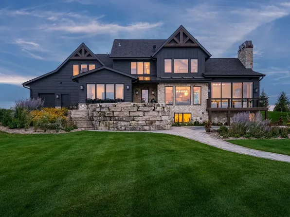 9458 Warner Rd, Winneconne, WI 54986