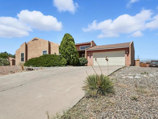 880 Amethyst Dr NE, Rio Rancho, NM 87124