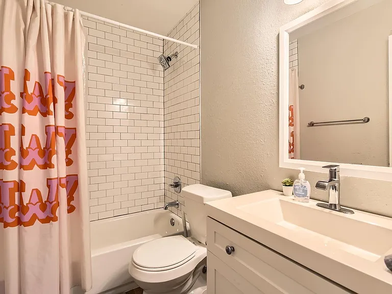 6108 Calmar Cv #B — Photo 17