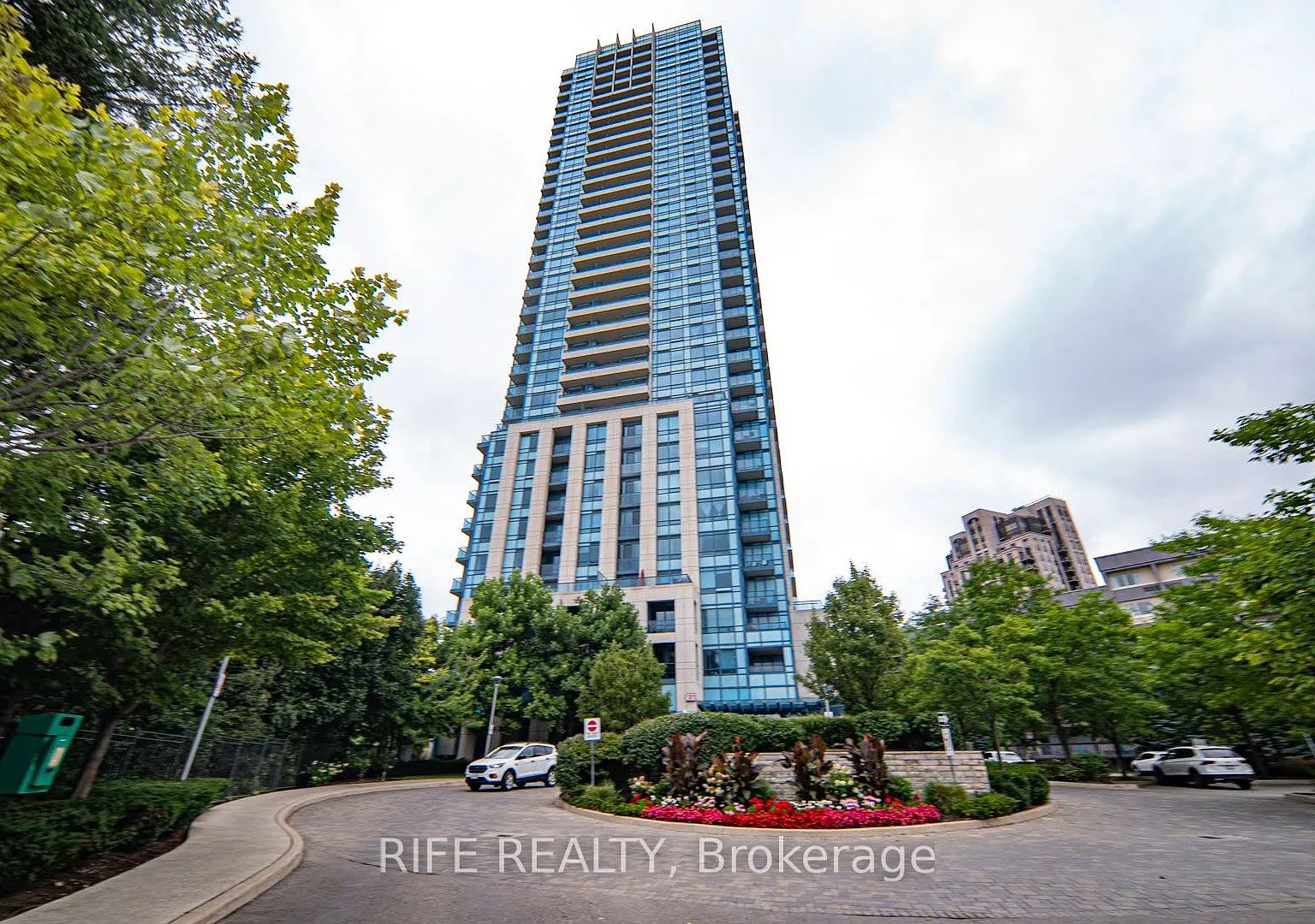 2 bed, $4,200 — Photo 3