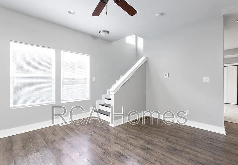 1006 Palmer St — Photo 6